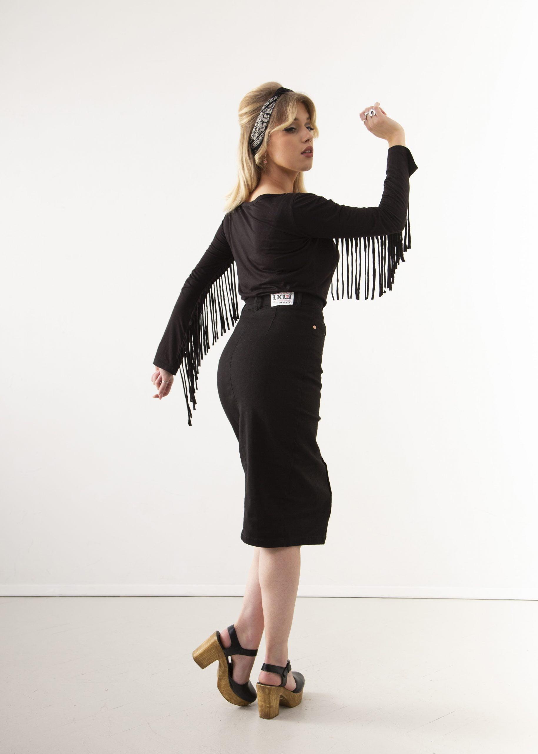 SS22_ Black Wanda Black Tassel T Back Side